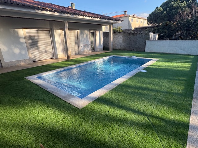 1119C20B-ECF5-4070-B764-204EDCD3F698